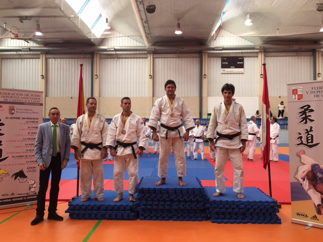 DOS Medallas en el III MASTER DE VETERANOS CIUDAD DE SALAMANCA